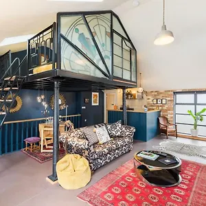 Apartment Pittville Loft - Cheltenham Highly Rated With Free Parking, GLOUCESTERSHIRE